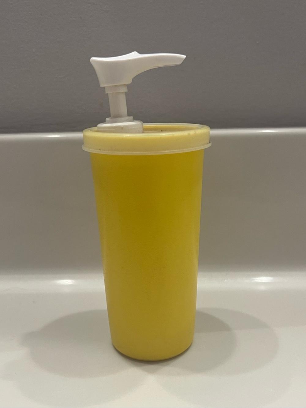 Vintage Tupperware Mustard Pump Dispenser #1329 USA